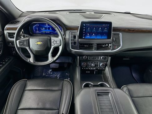 Used 2024 Chevrolet Suburban Premier AWD/4WD image 24