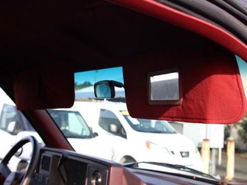 Used 1990 Chevrolet Silverado 1500 2WD Regular Cab image 30