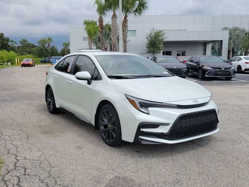 New 2026 Toyota Corolla SE w/ SE Package FWD image 3