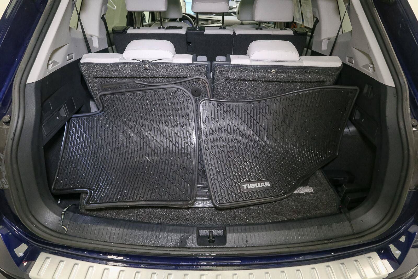 Certified 2023 Volkswagen Tiguan SE w/ Panoramic Sunroof Package FWD image 14