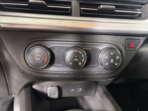 Used 2025 Chevrolet Trax LS FWD image 16