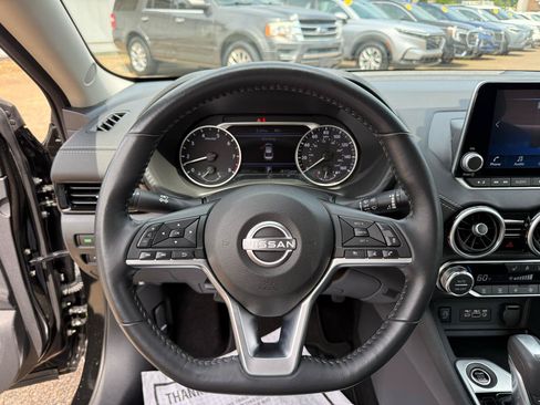 Used 2025 Nissan Sentra SV w/ All-Weather Package FWD image 11
