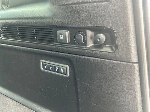 Used 2024 Jeep Wagoneer L Series II w/ Flexible Seating Group AWD/4WD image 44