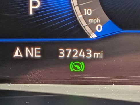 Used 2023 Volkswagen Tiguan SE image 19