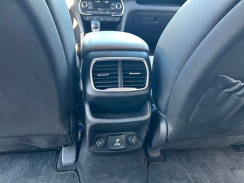 Used 2020 Hyundai Santa Fe Limited image 12