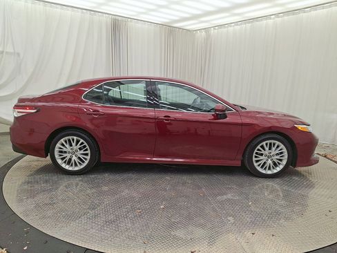 Certified 2018 Toyota Camry XLE image 26