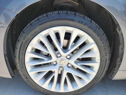 Used 2014 Lexus ES 350 w/ Premium Package FWD image 18