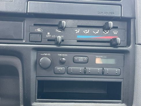 Used 1994 Toyota Pickup DX image 21