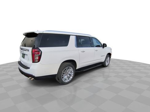 Used 2023 Chevrolet Suburban Premier w/ Advanced Technology Package image 8