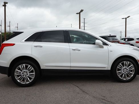 Used 2017 Cadillac XT5 Premium Luxury FWD image 6