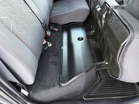 Used 2017 Toyota Tacoma TRD Sport w/ Tow Package image 32