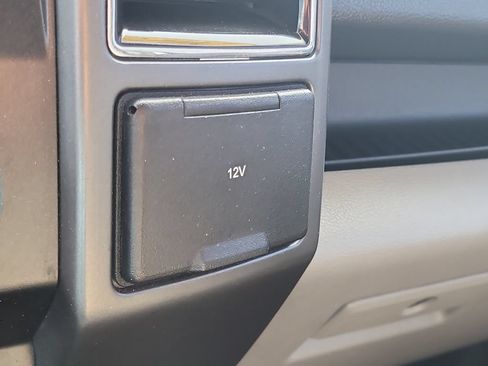 Used 2018 Ford F150 XLT AWD/4WD image 22