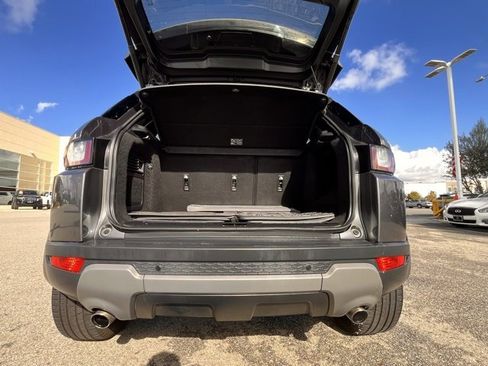 Used 2019 Land Rover Range Rover Evoque SE Premium image 29