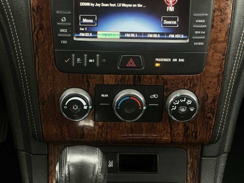 Used 2014 Chevrolet Traverse LT image 16