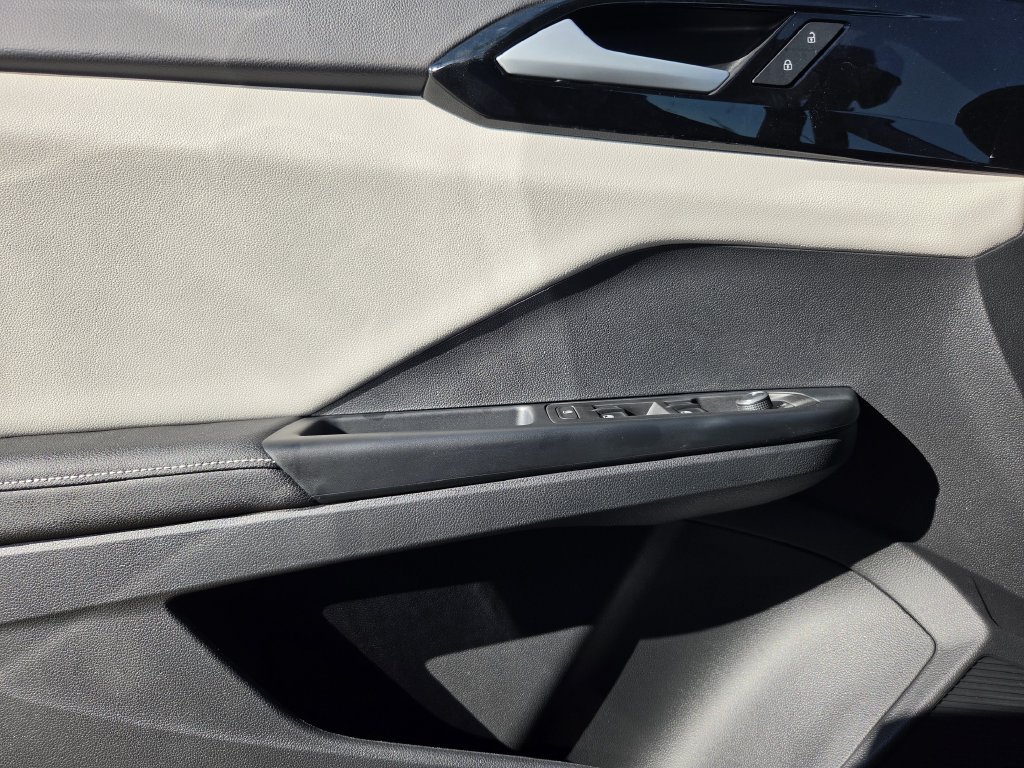 New 2027 Volkswagen Taos S FWD image 19