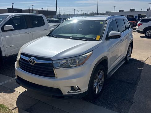 Used 2015 Toyota Highlander Limited image 1