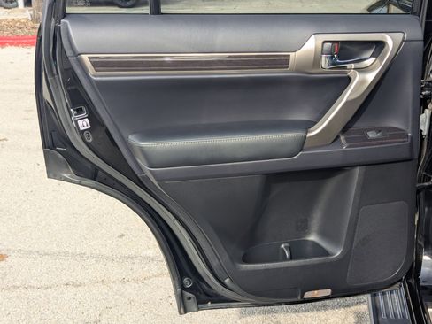 Used 2021 Lexus GX 460 Premium image 16