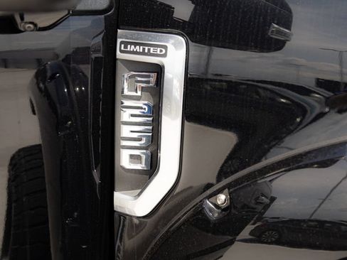 Used 2022 Ford F250 Limited w/ FX4 Off-Road Package AWD/4WD image 16
