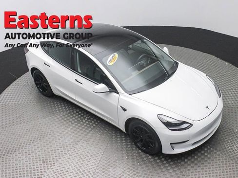 Used 2023 Tesla Model 3 Standard Range RWD image 3
