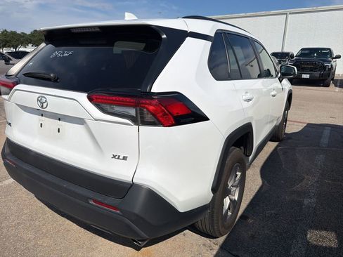 Used 2025 Toyota RAV4 XLE FWD image 6