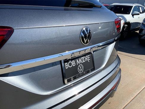 Used 2023 Volkswagen Atlas Cross Sport SE image 8