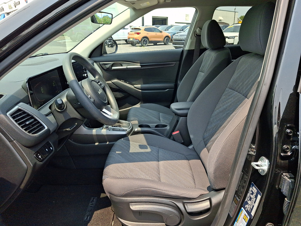 Used 2024 Kia Seltos LX AWD/4WD image 24