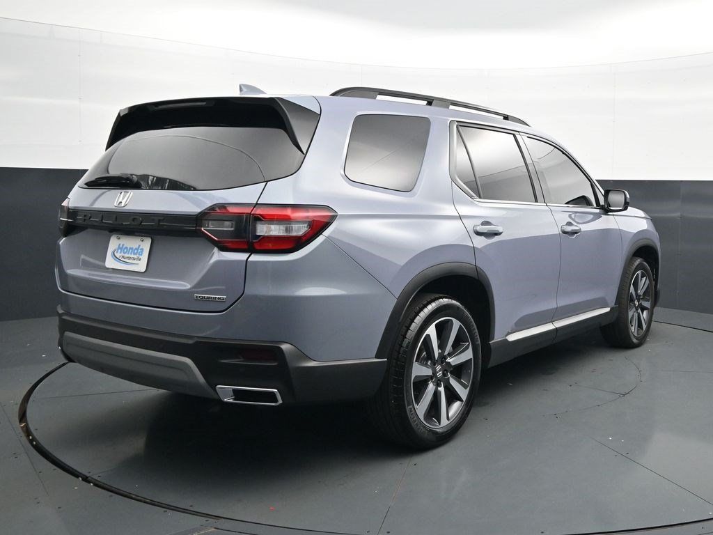 Used 2025 Honda Pilot Touring image 7