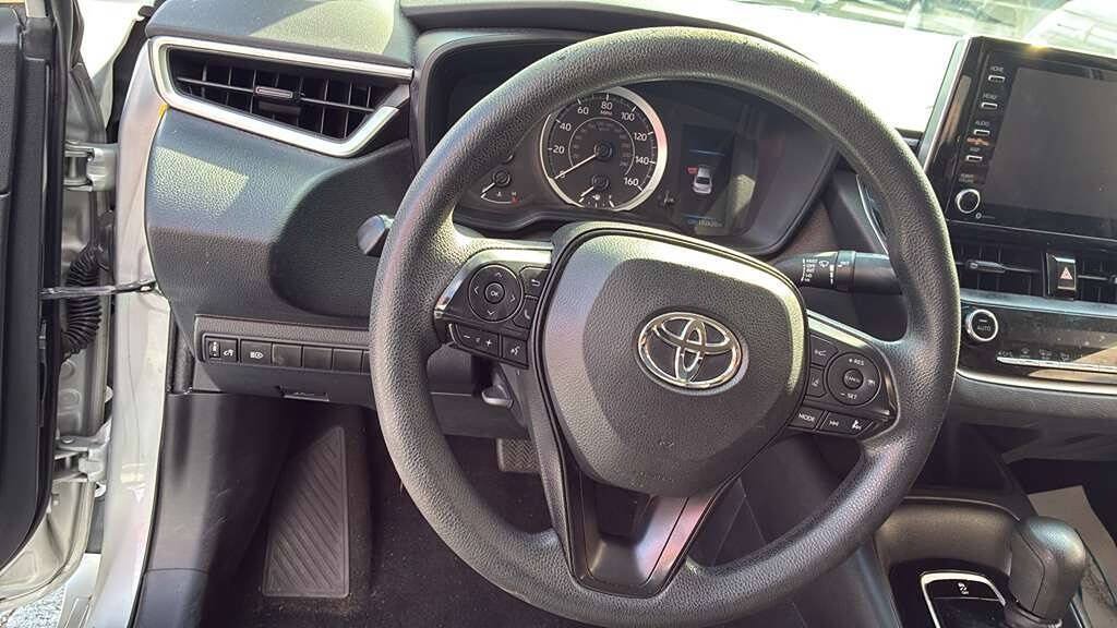 Used 2021 Toyota Corolla LE FWD image 7