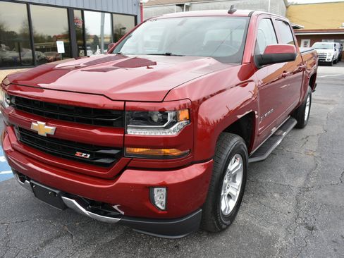 Used 2018 Chevrolet Silverado 1500 LT w/ All Star Edition image 2