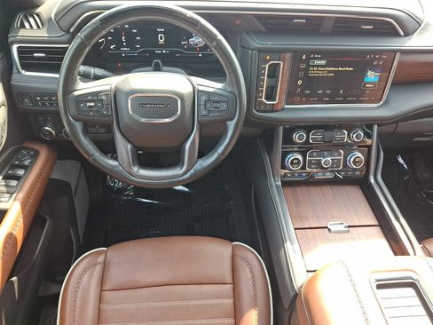 Used 2023 GMC Yukon Denali Ultimate AWD/4WD image 15
