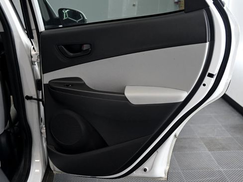 Used 2022 Hyundai Kona SEL image 30