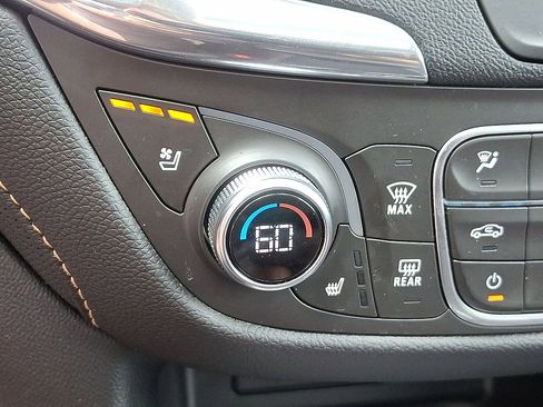 Certified 2019 Chevrolet Equinox Premier AWD/4WD image 19