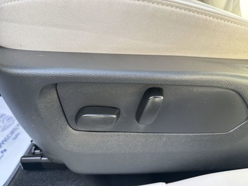 Used 2023 Buick Envision Avenir AWD/4WD image 12