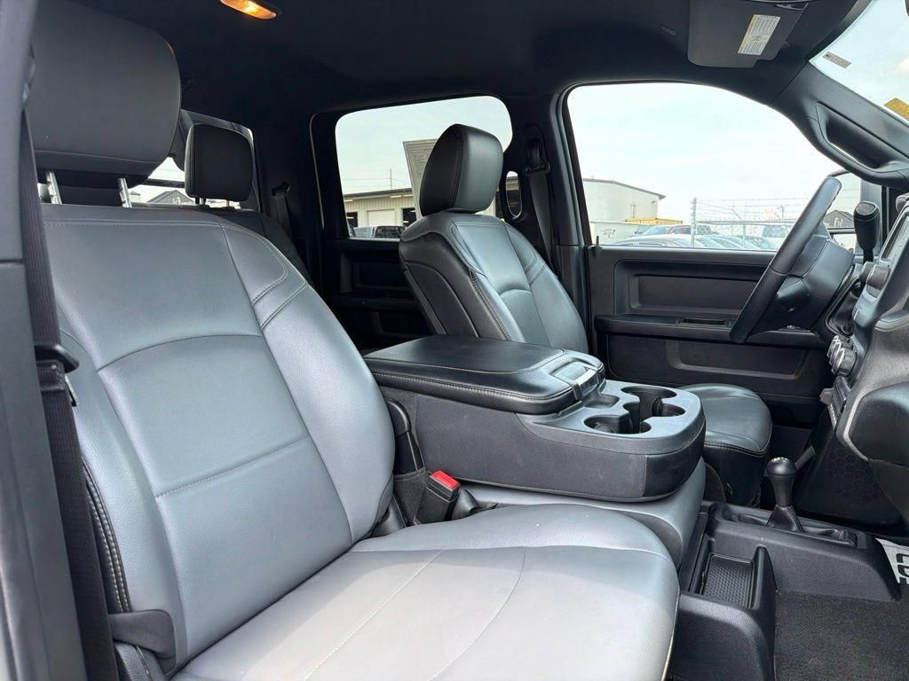 Used 2024 RAM 3500 Tradesman w/ Chrome Appearance Group AWD/4WD image 25