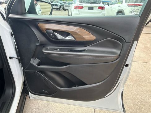 Used 2021 GMC Terrain SLE FWD image 16