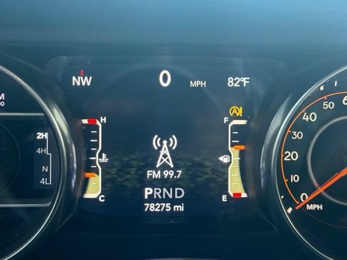 Used 2020 Jeep Gladiator Overland AWD/4WD image 7