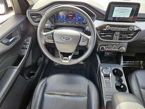 Used 2022 Ford Escape SEL w/ Technology Package image 9