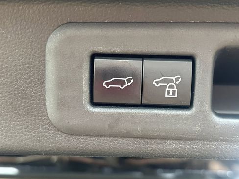 Used 2023 Toyota Sequoia Limited image 33