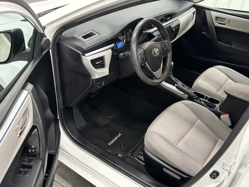 Used 2015 Toyota Corolla LE image 10