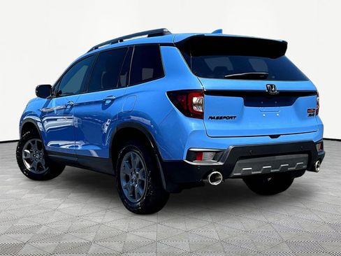 Used 2025 Honda Passport TrailSport image 4