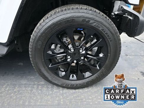 Used 2023 Jeep Wrangler Unlimited Sahara w/ Cold Weather Group image 43