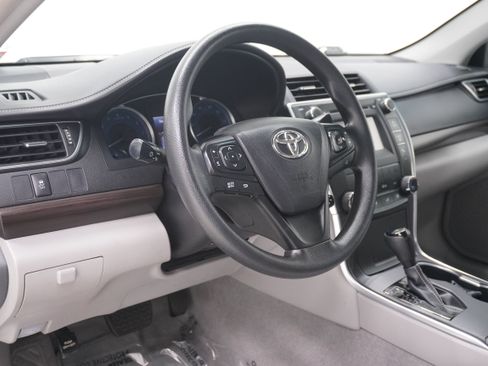 Used 2016 Toyota Camry LE FWD image 10