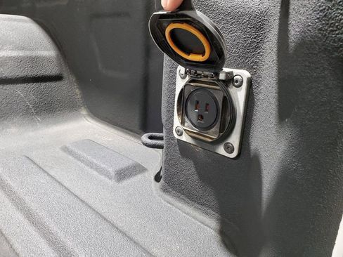 Used 2022 GMC Sierra 1500 SLT image 48