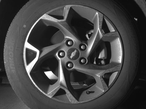 Used 2025 Chevrolet Trax LT FWD image 13