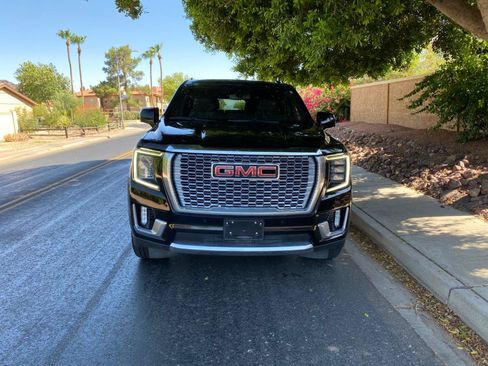 Used 2022 GMC Yukon Denali AWD/4WD image 3
