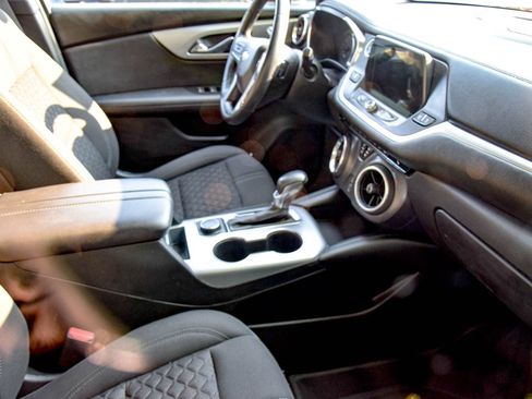 Used 2020 Chevrolet Blazer LT FWD image 18