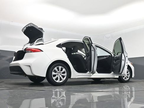 Used 2024 Toyota Corolla LE image 58