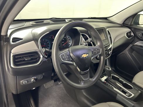 Used 2021 Chevrolet Equinox LS AWD/4WD image 9