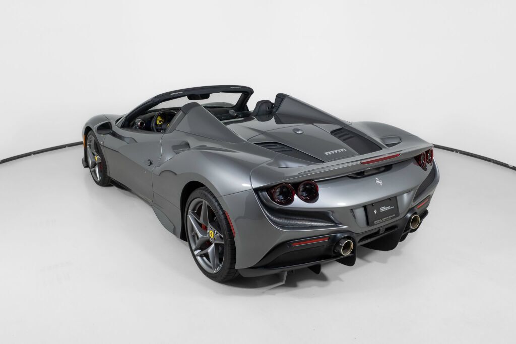 Used 2022 Ferrari F8 Tributo RWD image 5