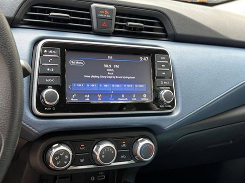 Used 2025 Nissan Versa SV FWD image 20